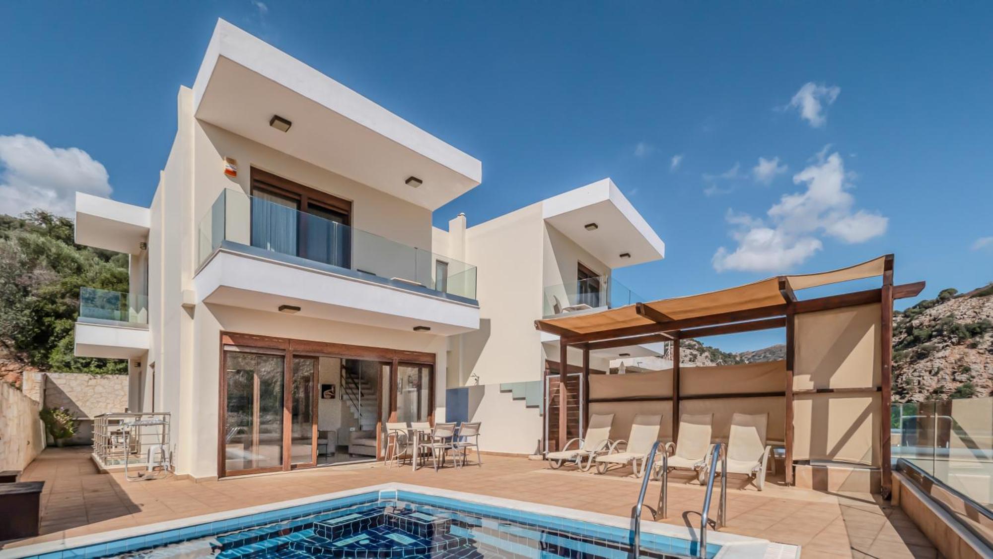 Ferienhaus Palaiokastro & *